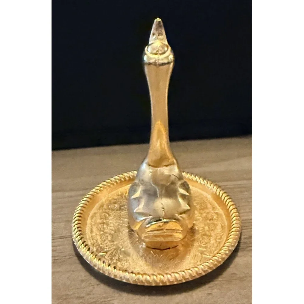 Unbranded vintage swan